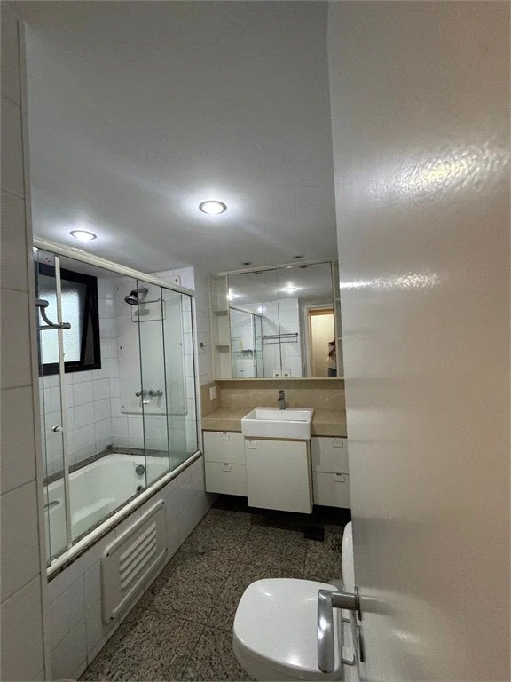 Apartamento à venda com 3 suítes em Vila Suzana, São Paulo, SP