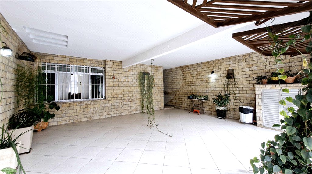 Sobrado à venda com 3 quartos, sendo 1 suíte, em Alto da Boa Vista, São Paulo, SP