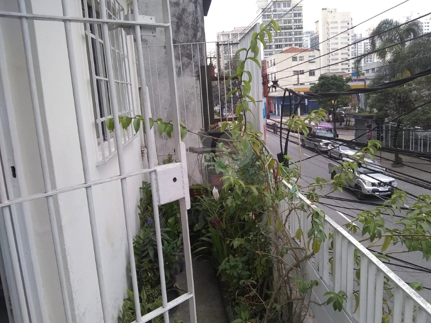 Sobrado à venda com 4 quartos, sendo 1 suíte,  em Indianópolis, São Paulo, SP
