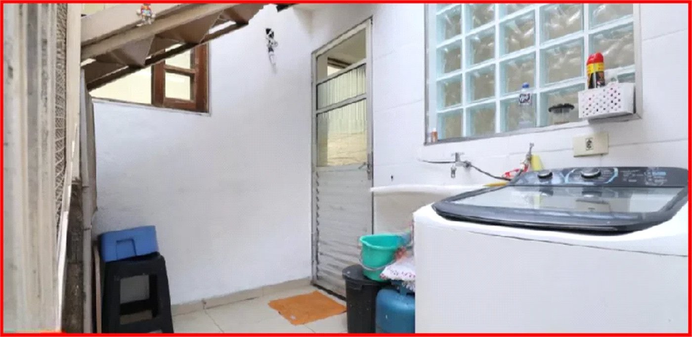 Sobrado à venda com 2 quartos, sendo 1 suíte,  em Água Branca, São Paulo, SP