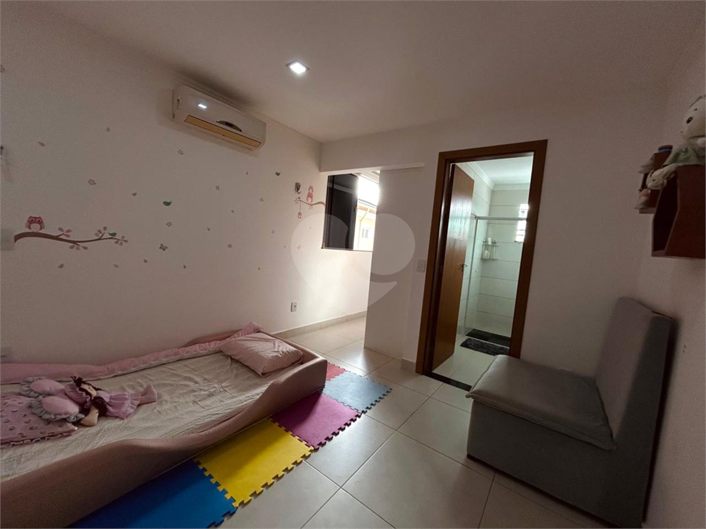 Duplex à venda com 1 quarto, sendo 3 suítes, em Taperapuan, Porto Seguro, BA