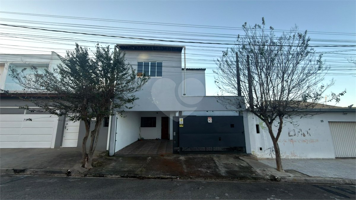 Sobrado à venda com 4 quartos, sendo 1 suíte, em Jardim Wanel Ville V, Sorocaba, SP
