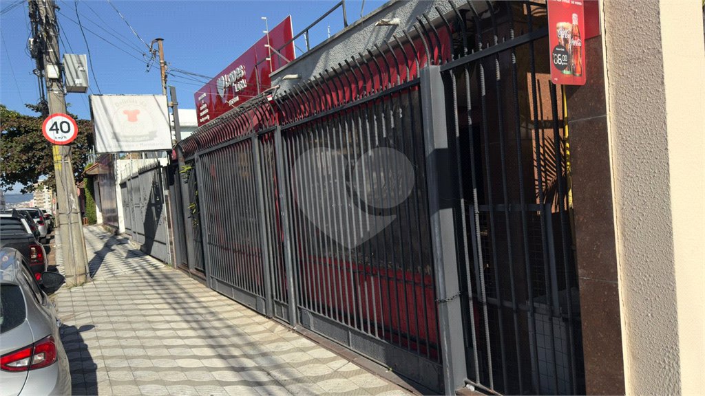 Casa à venda com 3 suítes em Vila Leão, Sorocaba, SP