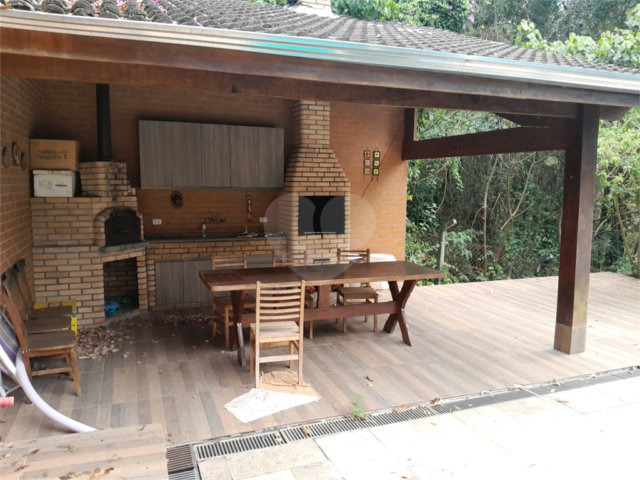 Casa Térrea à venda com 5 quartos, sendo 2 suítes,  em Roseira, Mairiporã, SP