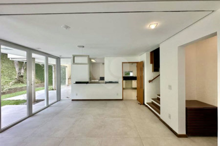 Casa à venda com 4 suítes no condomínio Recanto Impla, Carapicuíba - SP