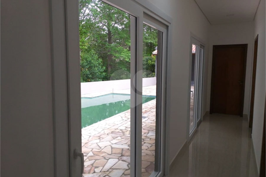 Casa à venda com 2 quartos, sendo 1 suíte, no condomínio Figueira Garden, Atibaia - SP