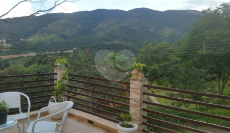 Sobrado à venda com 6 quartos, sendo 4 suítes,  em Retiro das Fontes, Atibaia, SP