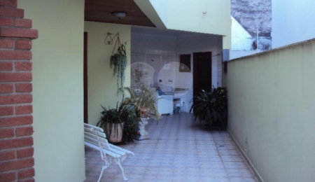 Sobrado à venda com 4 quartos, sendo 2 suítes,  em Jardim Peri Peri, São Paulo, SP