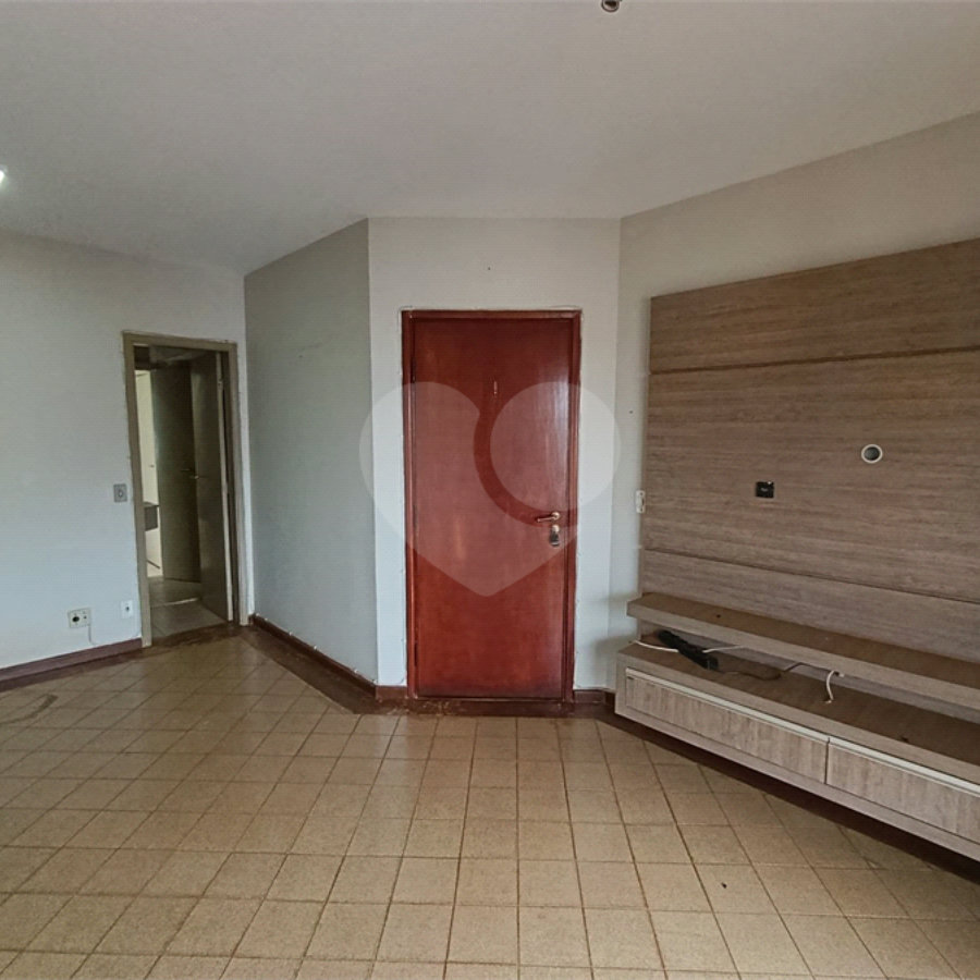 Apartamento à venda com 3 quartos, sendo 1 suíte, no Centro, Ribeirão Preto, SP