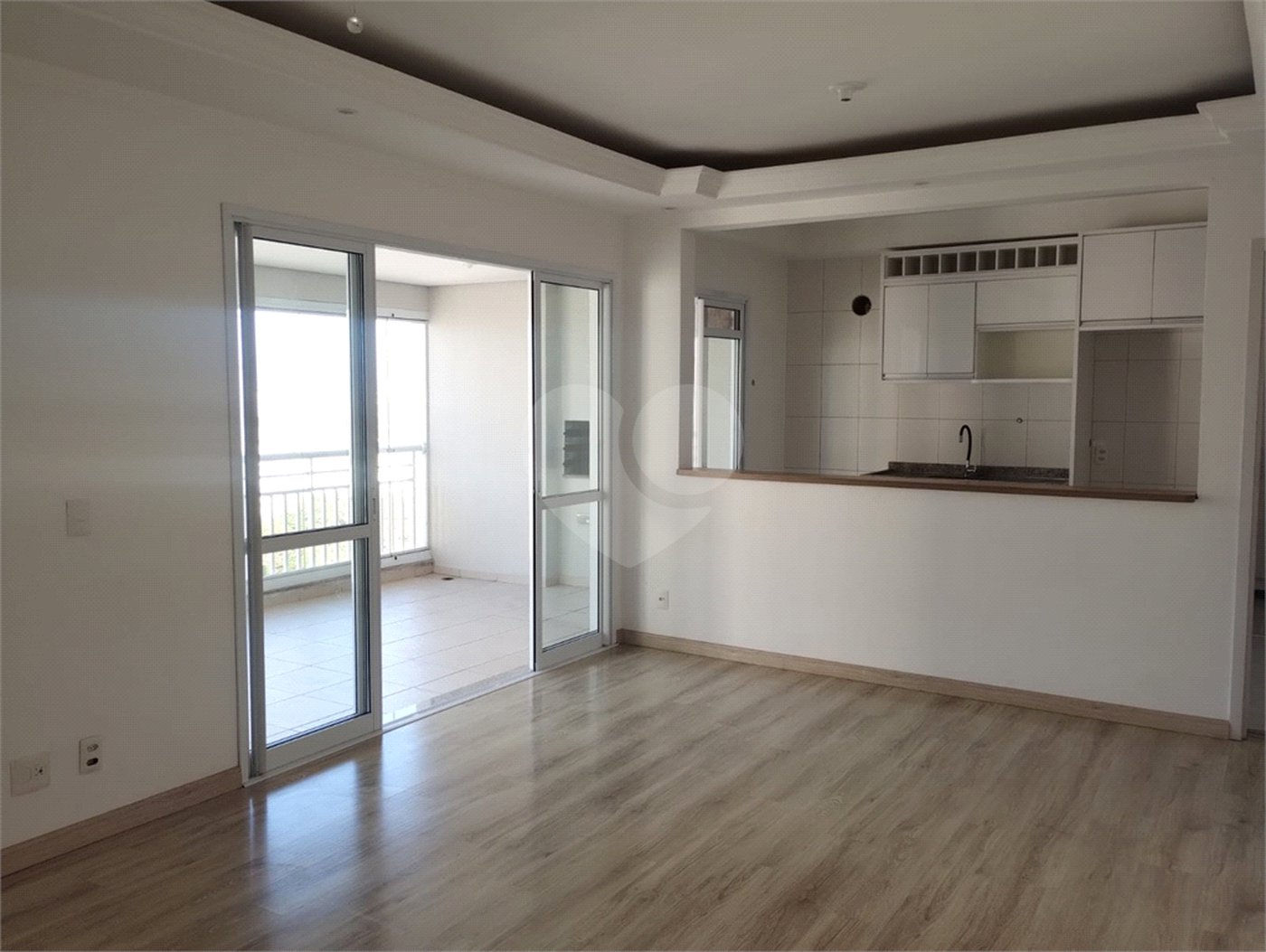 Apartamento à venda com 3 quartos, sendo 1 suíte,  em Vila Suissa, Mogi das Cruzes, SP