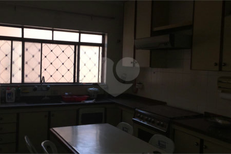 Sobrado à venda com 6 quartos, sendo 3 suítes, em Jardim Refúgio, Sorocaba, SP