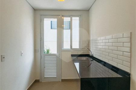 Casa à venda com 4 suítes no condomínio Villa dos Pinheiros, Indaiatuba - SP
