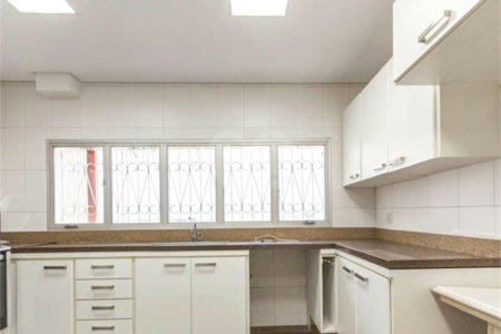 Casa à venda com 4 quartos, sendo 2 suítes, em Vila Morumbi, São Paulo, SP