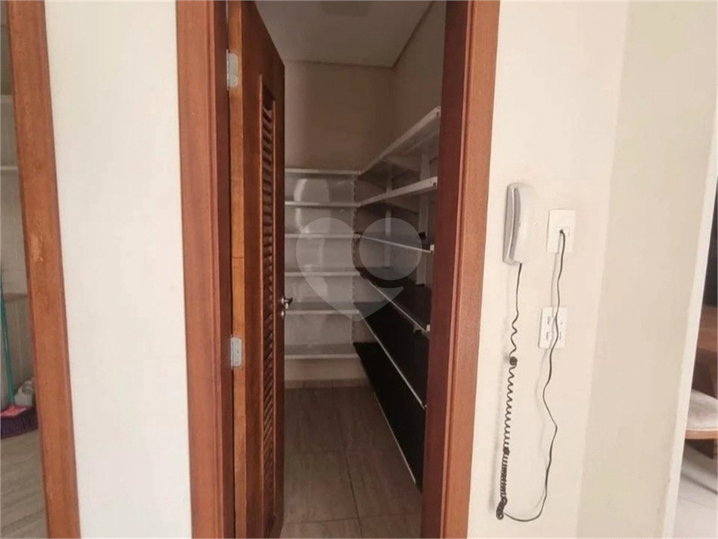 Casa à venda com 4 suítes no condomínio Mont Blanc, Sorocaba - SP
