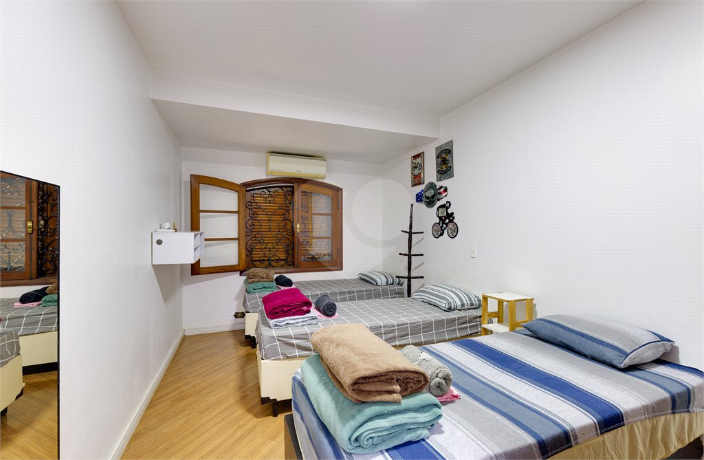 Casa Térrea à venda com 5 quartos, sendo 2 suítes, em Alto da Boa Vista, São Paulo, SP