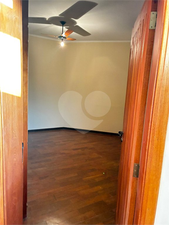 Sobrado para alugar com 4 quartos, sendo 2 suítes,  no Centro, Três Lagoas, MS