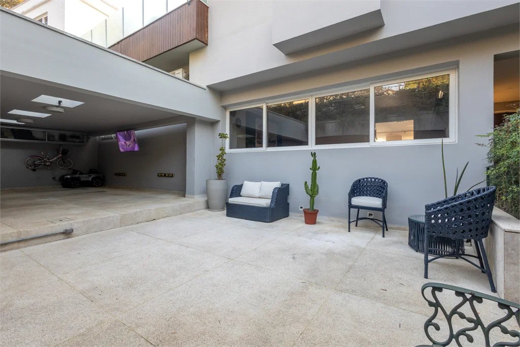 Casa à venda com 4 suítes em Jardim Guedala, São Paulo, SP