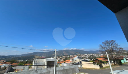 Sobrado à venda com 3 quartos, sendo 1 suíte, em Jardim do Lago, Atibaia, SP