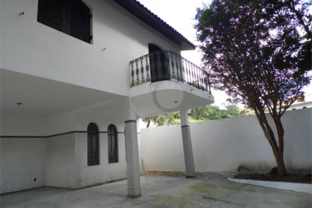 Casa à venda com 5 quartos, sendo 3 suítes, em Vila São Francisco, São Paulo, SP