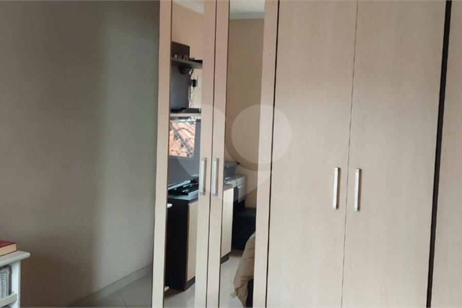 Sobrado à venda com 3 quartos, sendo 1 suíte, em Vila Constança, São Paulo, SP