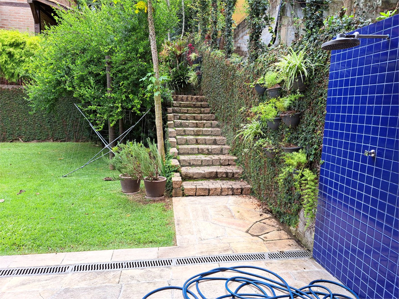 Casa à venda ou para alugar com 3 quartos, sendo 1 suíte,  no condomínio Parque Petrópolis 4 Secção, Mairiporã - SP