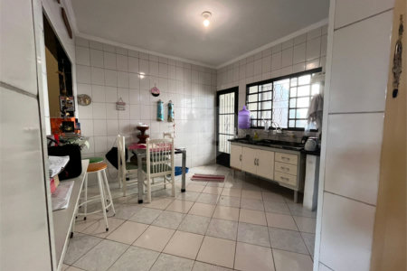 Casa à venda com 2 suítes em Jardim Santa Rosália, Sorocaba, SP