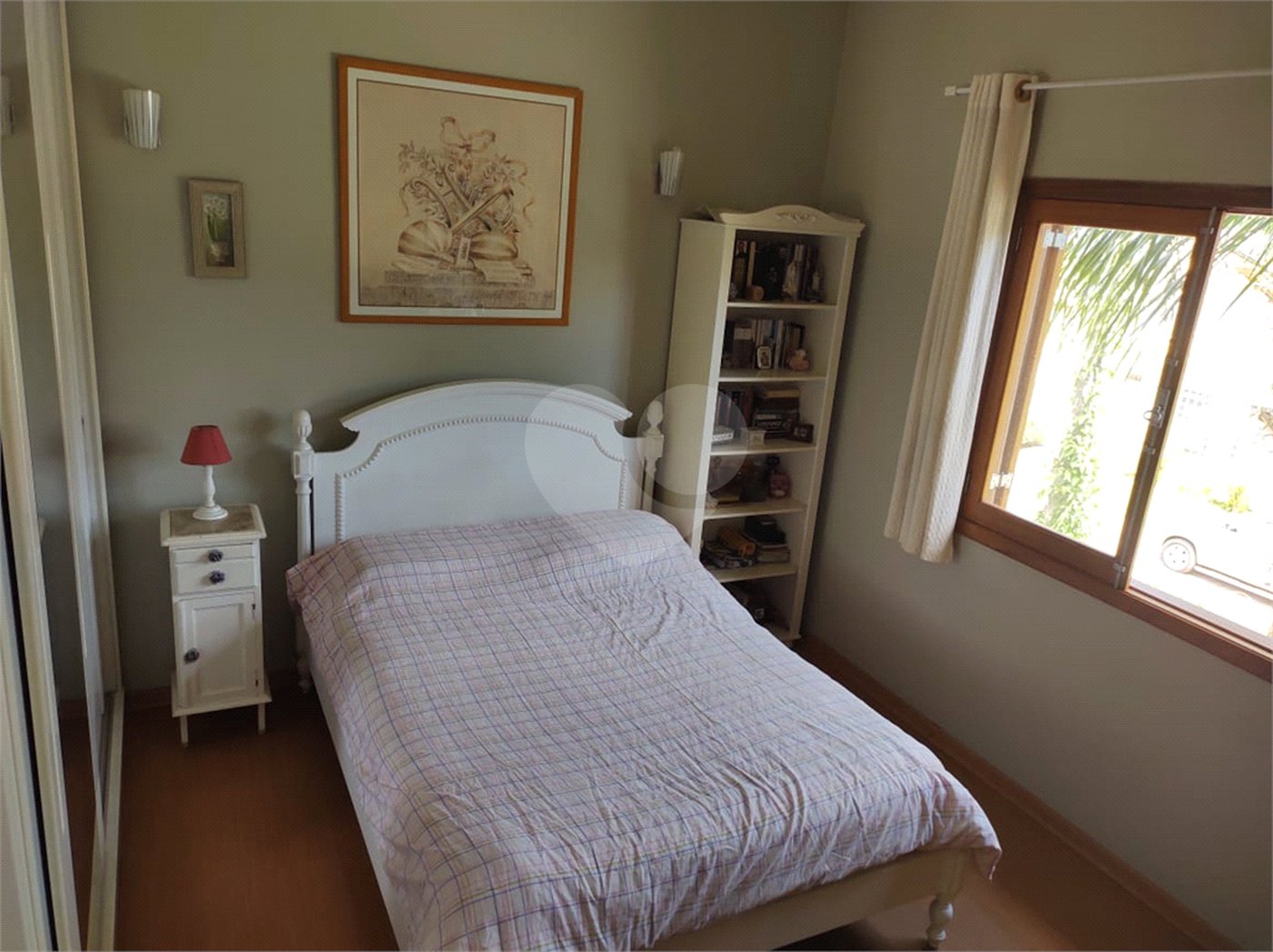 Casa à venda com 4 quartos, sendo 2 suítes, no condomínio Fazendinha Chácara Vale do Rio Cotia, Carapicuíba - SP