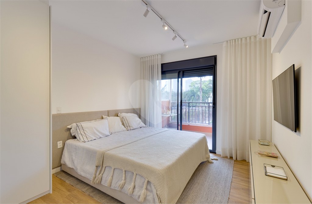 Apartamento à venda com 3 quartos, sendo 1 suíte, em Jardim Marajoara, São Paulo, SP