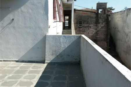 Casa à venda com 3 quartos, sendo 2 suítes, em Jardim Maria Duarte, São Paulo, SP