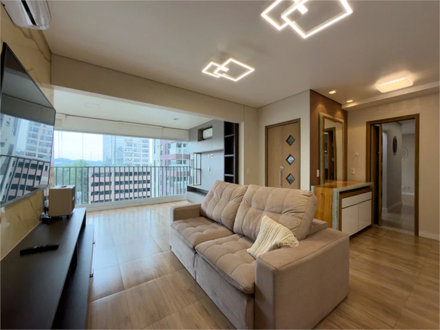 Apartamento à venda com 4 quartos, sendo 2 suítes, em Pinheiros, São Paulo, SP