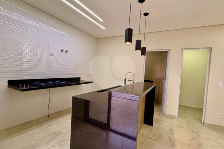 Casa à venda com 3 quartos, sendo 1 suíte, no condomínio Residencial Villagio Wanel, Sorocaba - SP