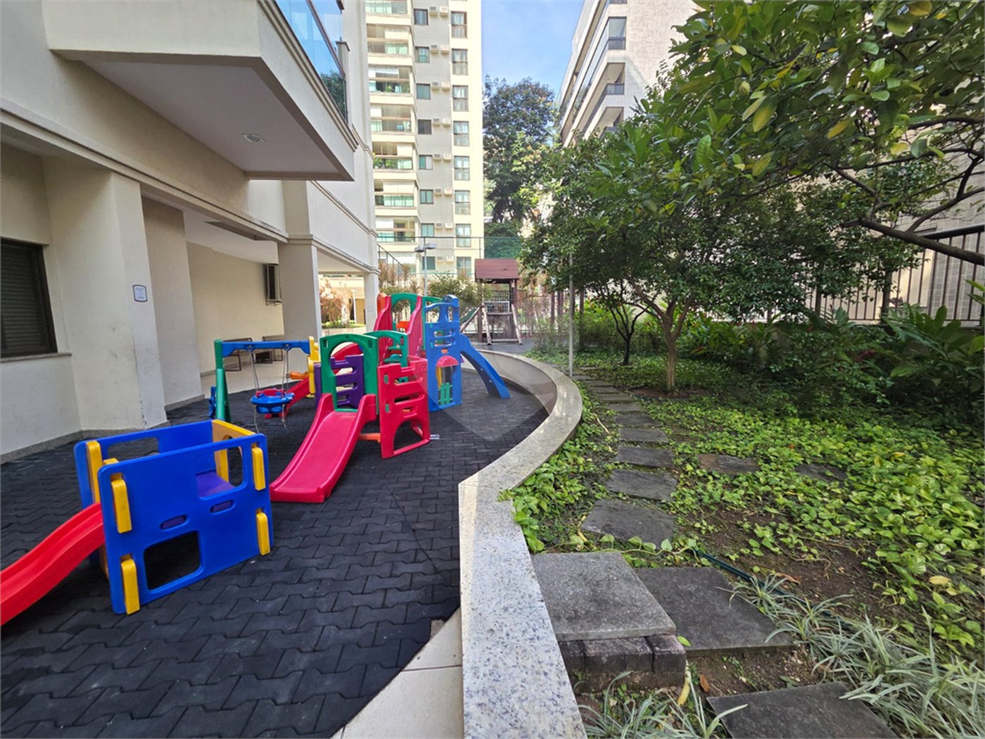 Cobertura à venda ou para alugar com 4 quartos, sendo 1 suíte,  em Tijuca, Rio de Janeiro, RJ