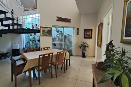 Casa para alugar com 6 quartos, sendo 4 suítes,  no Centro, Itapetininga, SP