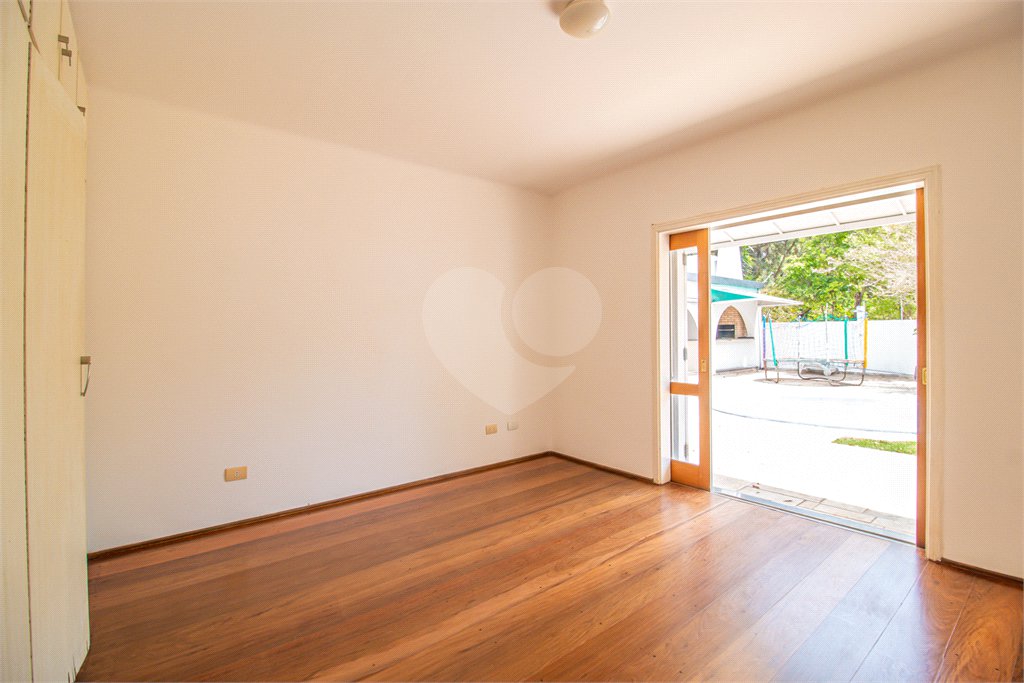 Casa Térrea à venda com 5 quartos, sendo 2 suítes, em Jardim Marajoara, São Paulo, SP