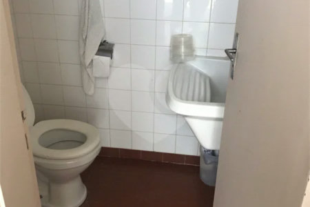 Sobrado à venda com 5 quartos, sendo 1 suíte, em Jardim São Bento, São Paulo, SP