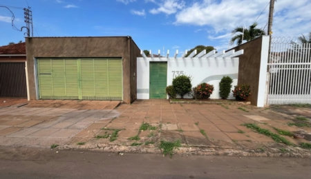 Casa à venda com 3 quartos, sendo 1 suíte,  em Jardim das Oliveiras, Três Lagoas, MS