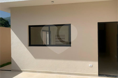 Casa à venda com 3 suítes em Vila Petrópolis, Atibaia, SP