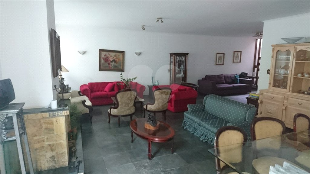 Sobrado à venda com 5 quartos, sendo 2 suítes, em Tremembé, São Paulo, SP
