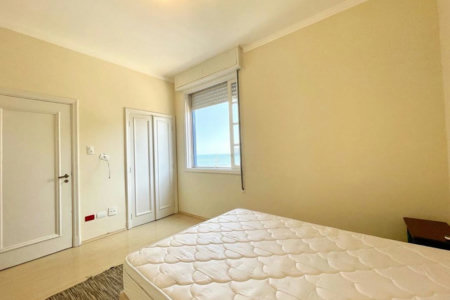Apartamento Frente Mar com 4 Quartos para Venda ou Locação em Pitangueiras – Guarujá/SP