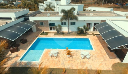 Casa à venda com 3 suítes no condomínio Village Ipanema I, Araçoiaba da Serra - SP