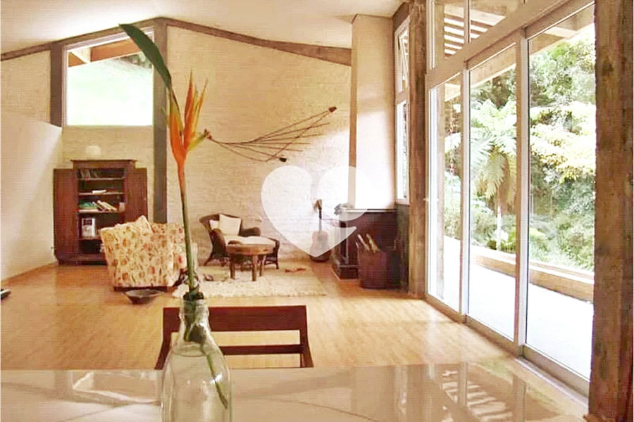 Casa à venda com 4 quartos, sendo 2 suítes, no condomínio Campos de Mairiporã Gleba 1, Mairiporã - SP