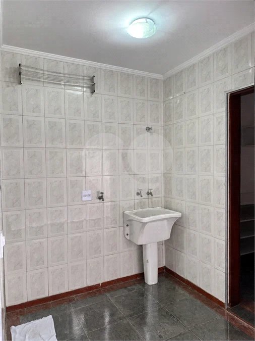 Sobrado à venda ou para alugar com 3 suítes em Vila Sônia, São Paulo, SP