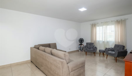 Sobrado à venda com 3 quartos, sendo 1 suíte,  em Chácara Santo Antônio, São Paulo, SP