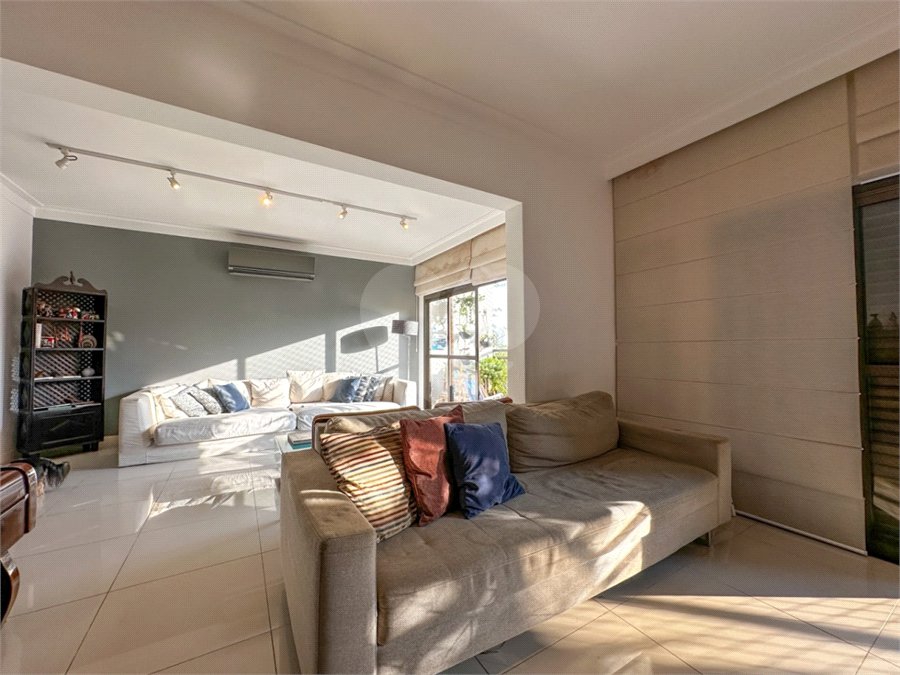 Apartamento à venda com 3 quartos, sendo 1 suíte, em Vila Sofia, São Paulo, SP