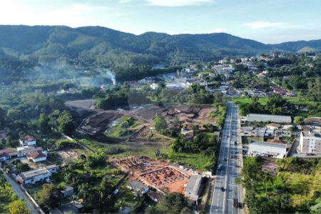 Terreno à venda no condomínio Loteamento Vale Suiço, Mogi das Cruzes - SP