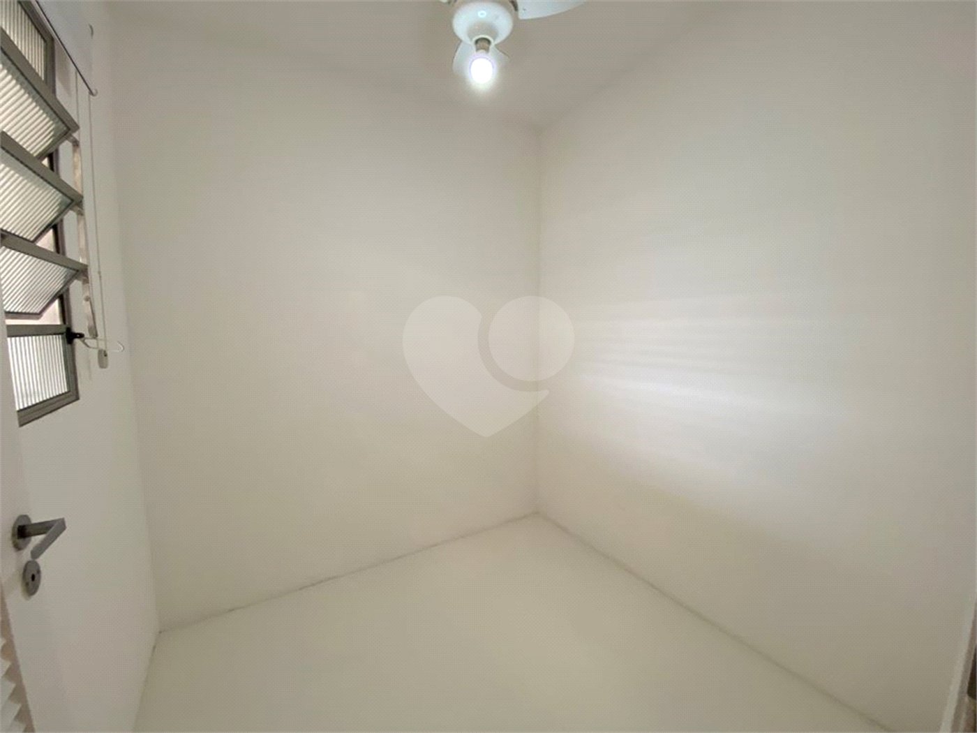 Apartamento para alugar com 3 quartos, sendo 1 suíte, em Jardim Europa, São Paulo, SP
