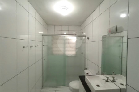 Sobrado à venda com 3 quartos em Sítio Pinheirinho, São Paulo, SP