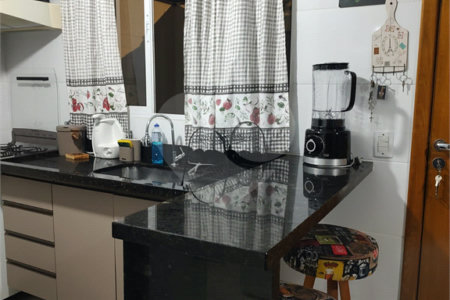 Sobrado à venda com 2 suítes em Vila Nivi, São Paulo, SP