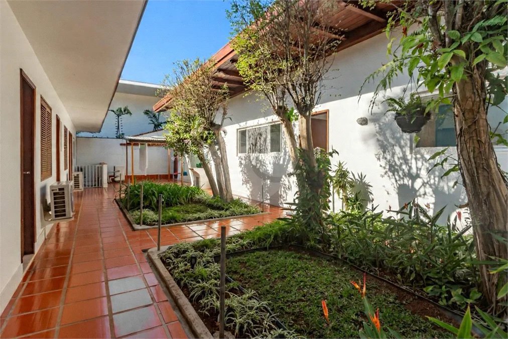 Casa à venda com 5 quartos, sendo 3 suítes, em Jardim Guedala, São Paulo, SP