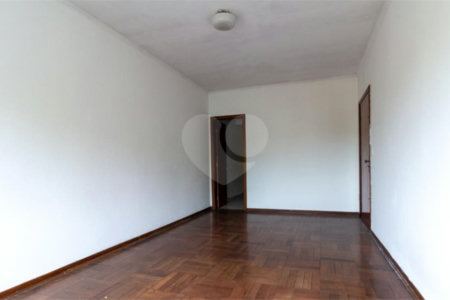 Sobrado à venda com 3 quartos, sendo 1 suíte, em Vila Vasconcelos, São Paulo, SP